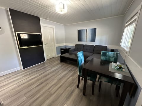 Suite, 1 Bedroom, Kitchen | Living area | 42-inch Smart TV with digital channels, Netflix, Hulu