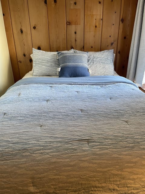 West facing, main floor - Queen