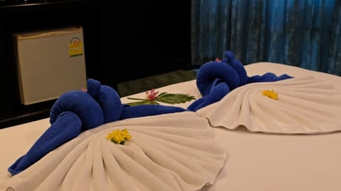 Standard Room | Minibar, in-room safe, blackout drapes, free WiFi