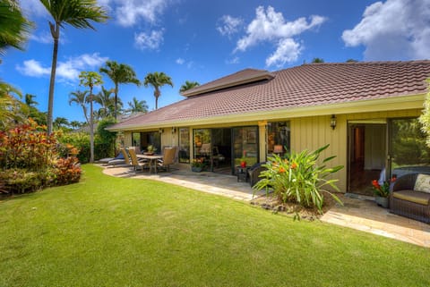 private back yard dining
