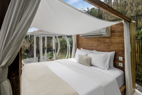 Romantic Tent | Blackout drapes, free WiFi, bed sheets
