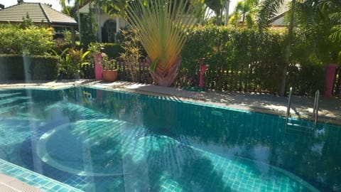 4 Bedrooms House | Private pool