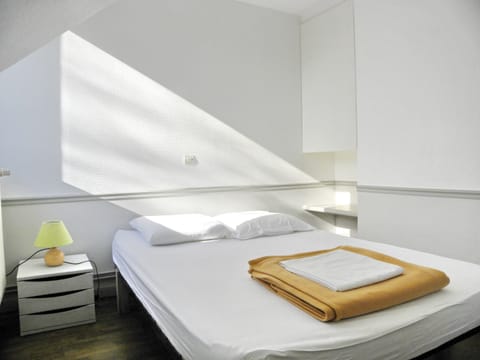 Family Apartment, Multiple Beds, Non Smoking, Garden View (21-22 Appart 4/6 pers) | Individually decorated, individually furnished