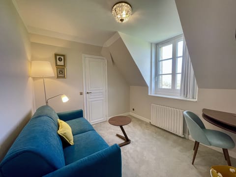 Family Room, 2 Bedrooms, Golf View | In-room safe, desk, blackout drapes, soundproofing