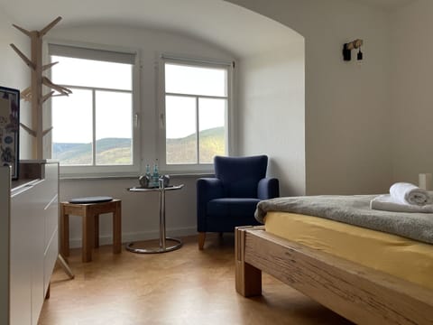 Basic Double Room, Ensuite, Mountain View (Forsthaus 11)