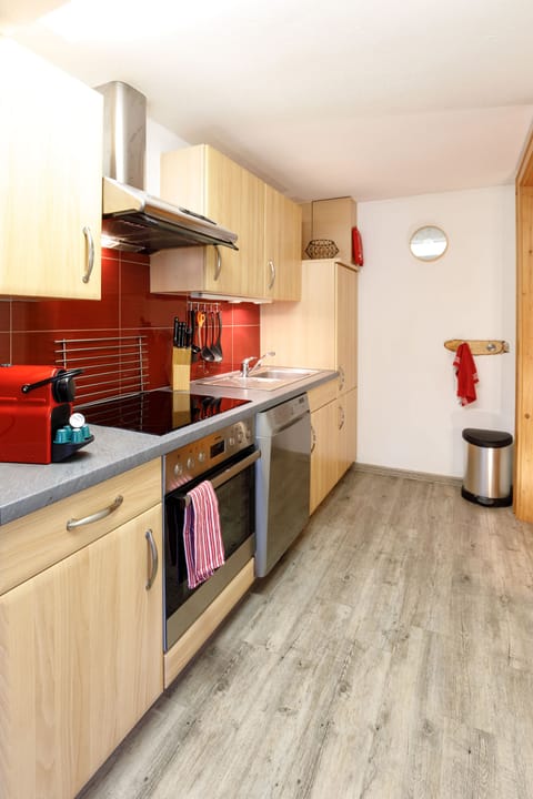 Apartment, 2 Bedrooms (Imbachhorn, incl. 85 EUR Cleaning fee) | Private kitchen | Fridge, electric kettle