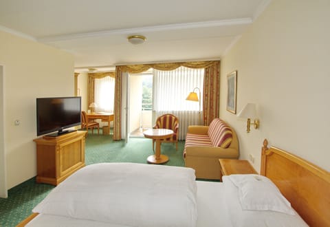 Comfort Double Room, Non Smoking | Hypo-allergenic bedding, desk, free WiFi, bed sheets