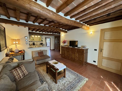 Property, Furniture, Couch, Wood, Interior Design, Lighting, Cabinetry, Flooring, Chair, Building