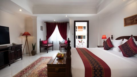 Colonial Suite -Daily Afternoon Tea | Premium bedding, pillowtop beds, minibar, in-room safe