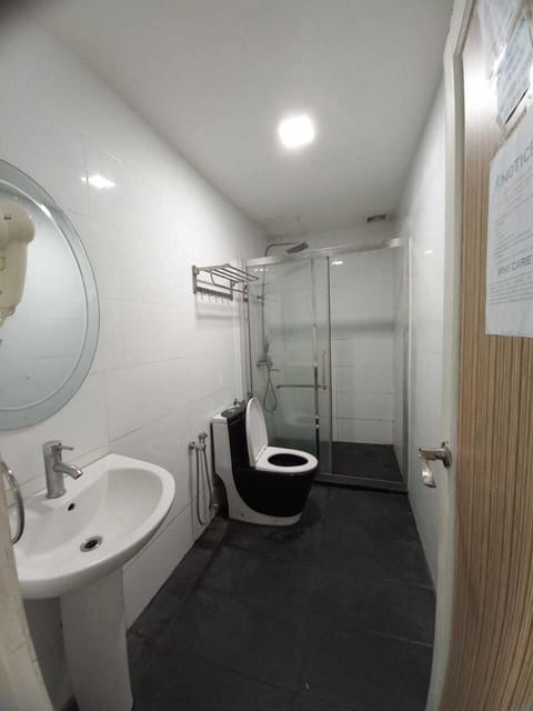 Economy Room, Shared Bathroom | Shared bathroom