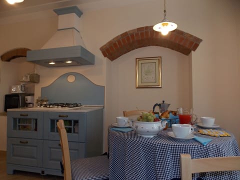 Villa, 3 Bedrooms | In-room dining