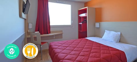 Standard Room, 1 Double Bed | Premium bedding, individually furnished, desk, laptop workspace
