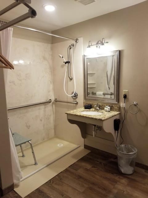 Cedar Ridge Lodge | Bathroom sink