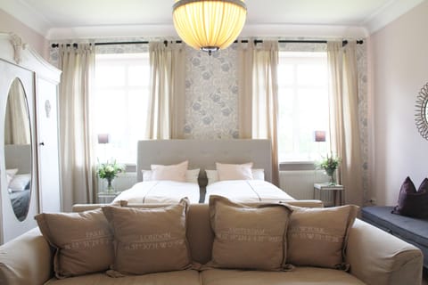 Riviera Maison Grand Ballon Lamp, Farrow & Ball