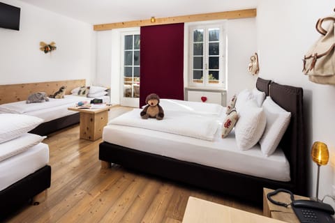 Superior Quadruple Room, 1 Bedroom | Down comforters, pillowtop beds, minibar, in-room safe