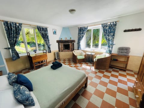Bedroom/living space