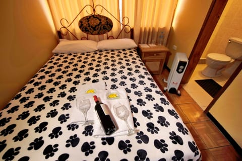 Standard Shared Dormitory, 1 Double Bed, Non Smoking | Down comforters, free WiFi, bed sheets