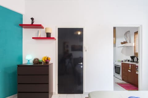 Apartment | Premium bedding, soundproofing, iron/ironing board, free WiFi