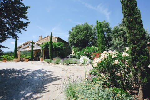 Vibrant landscaped Gardens at Bastide 1