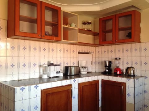 Standard Double or Twin Room, Non Smoking, Garden View | Private kitchen | Cookware/dishes/utensils