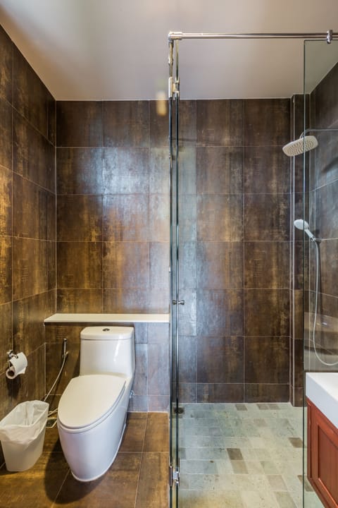 3-Bedroom Villa with Private Pool | Bathroom | Deep soaking tub, rainfall showerhead, free toiletries, hair dryer