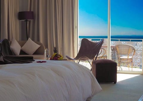 Presidential Suite | Egyptian cotton sheets, premium bedding, Select Comfort beds, minibar