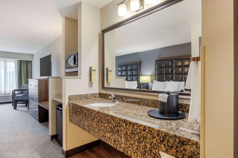 Standard Room, 2 Queen Beds, Non Smoking, Microwave | Egyptian cotton sheets, premium bedding, desk, blackout drapes