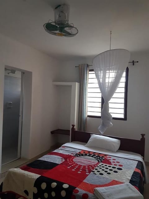 Standard Double Room, Non Smoking | Desk, blackout drapes, iron/ironing board, bed sheets