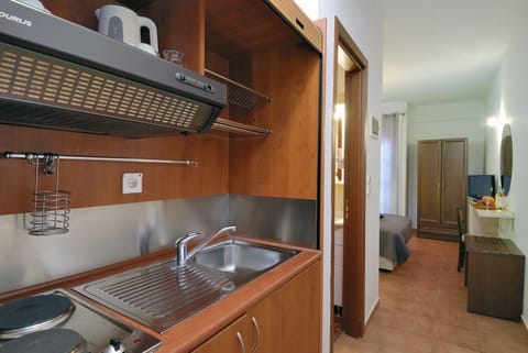 Comfort Studio, Sea View | Private kitchenette | Fridge, electric kettle