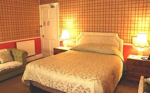 Double Room | Select Comfort beds, iron/ironing board, free WiFi, bed sheets