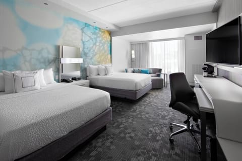 Premium bedding, in-room safe, desk, laptop workspace