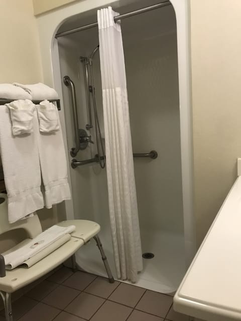 Room, 2 Queen Beds, Accessible, Non Smoking (Roll-In Shower) | Bathroom | Free toiletries, hair dryer, towels