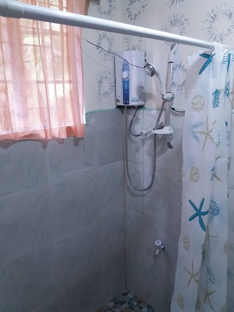 Quadruple Room, 1 Bedroom, Private Bathroom, Mountain View | Bathroom | Shower, rainfall showerhead, free toiletries, towels