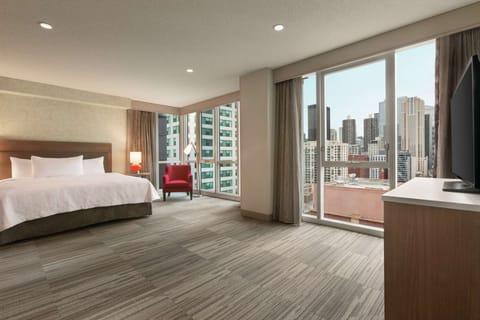 Suite, 1 King Bed, Accessible, City View (Roll-In Shower, Hearing & Mobility) | Premium bedding, down comforters, Select Comfort beds, desk