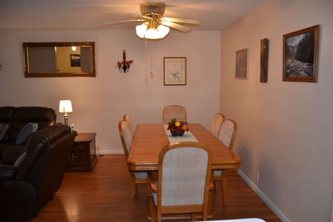 5VaquLn-Dining Area (2)