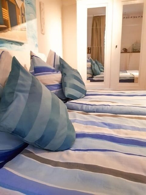 Double Room | In-room safe, individually decorated, individually furnished, desk