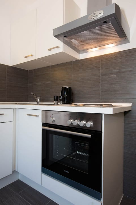 Standard Apartment, 1 Bedroom, Balcony | Private kitchenette | Fridge