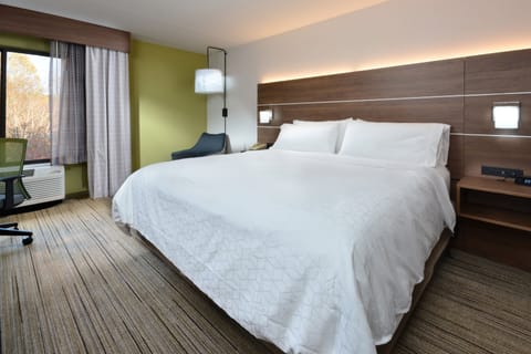 Standard Room, 1 King Bed, Accessible (Accessible Tub) | Premium bedding, in-room safe, desk, blackout drapes