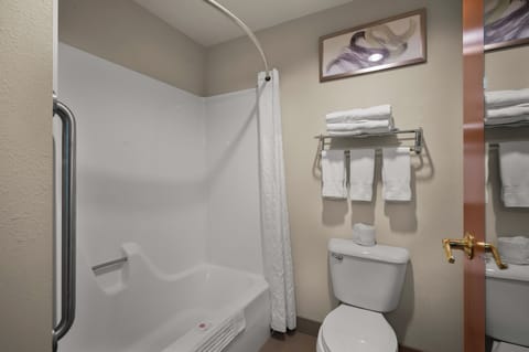 Standard Room, 2 Queen Beds, Non Smoking | Bathroom | Hair dryer, towels