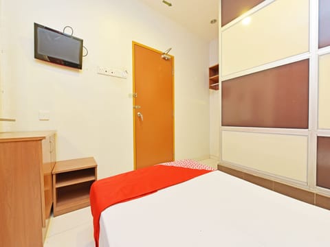 Deluxe Single Room | Free WiFi, bed sheets