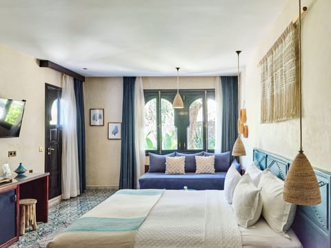 CHEFCHAOUEN SUITE | Premium bedding, pillowtop beds, minibar, individually decorated