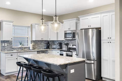 Incredible, fully equipped kitchen! Just bring the food!