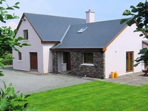 Relax at Red Cliff House. Home to peace and tranquillity...