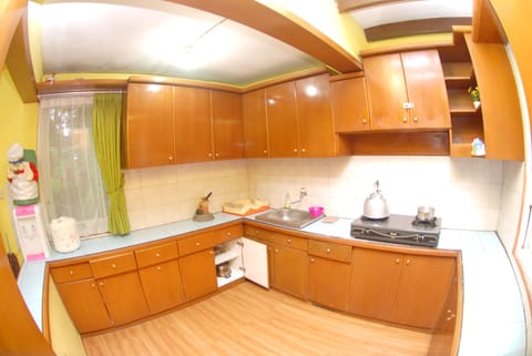 Villa, 3 Bedrooms | Private kitchenette | Fridge, stovetop, rice cooker