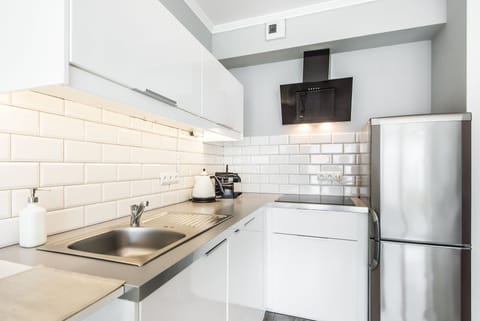 Apartment (Old Market) | Private kitchen | Fridge, oven, stovetop, coffee/tea maker