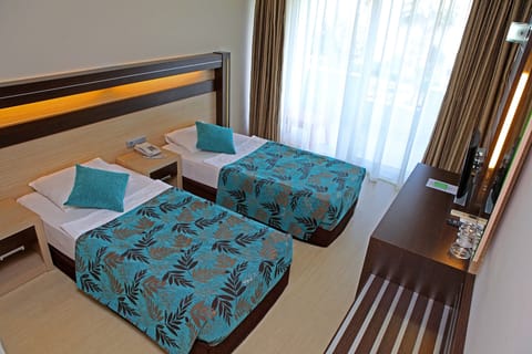Single Room | Premium bedding, soundproofing, iron/ironing board, free WiFi
