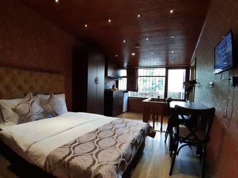 Double Room, Balcony, Small Kitchen | Minibar, soundproofing, iron/ironing board, free WiFi