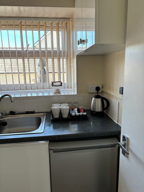 Family Suite, Multiple Beds, Non Smoking | Private kitchenette | Electric kettle