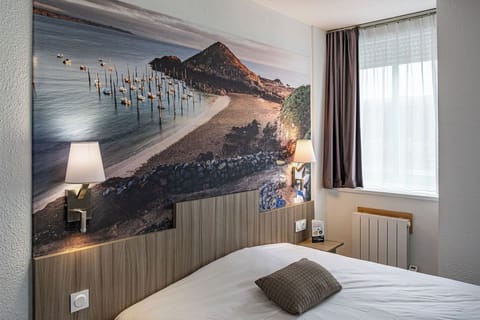 Premium bedding, individually decorated, individually furnished, desk