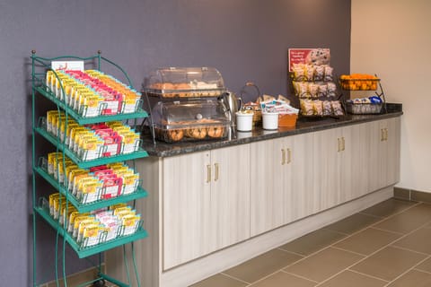 Free daily continental breakfast